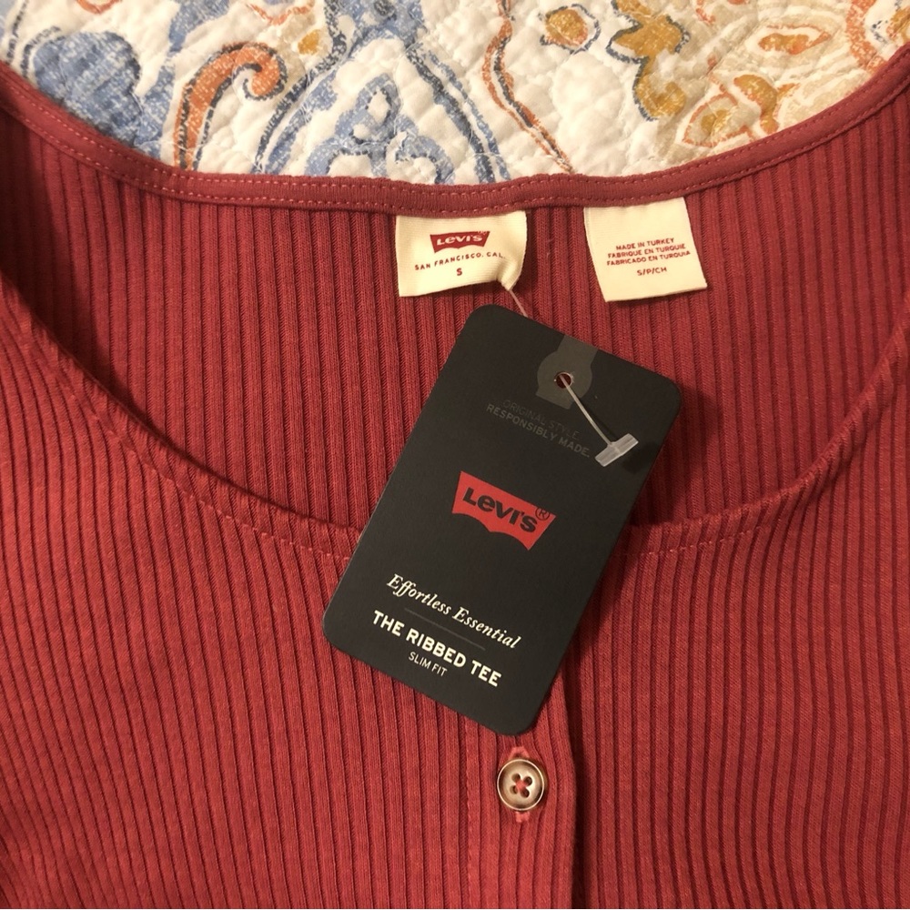 Levi’s Short Sleeve Rach Top - Picture 6 of 7